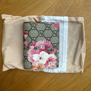 Gucci Floral Wallet with original box